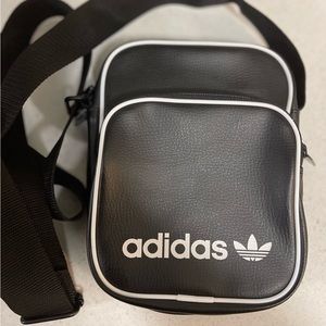 Adidas Originals Vintage Mini Airliner Crossbody Bag